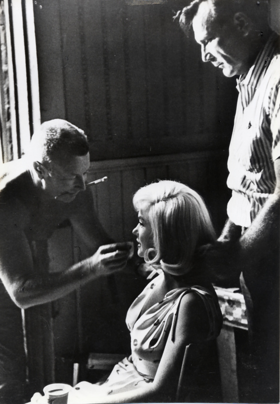 Allan "Whitey" Snyder doing makup for Marilyn Monroe with Ralph massaging